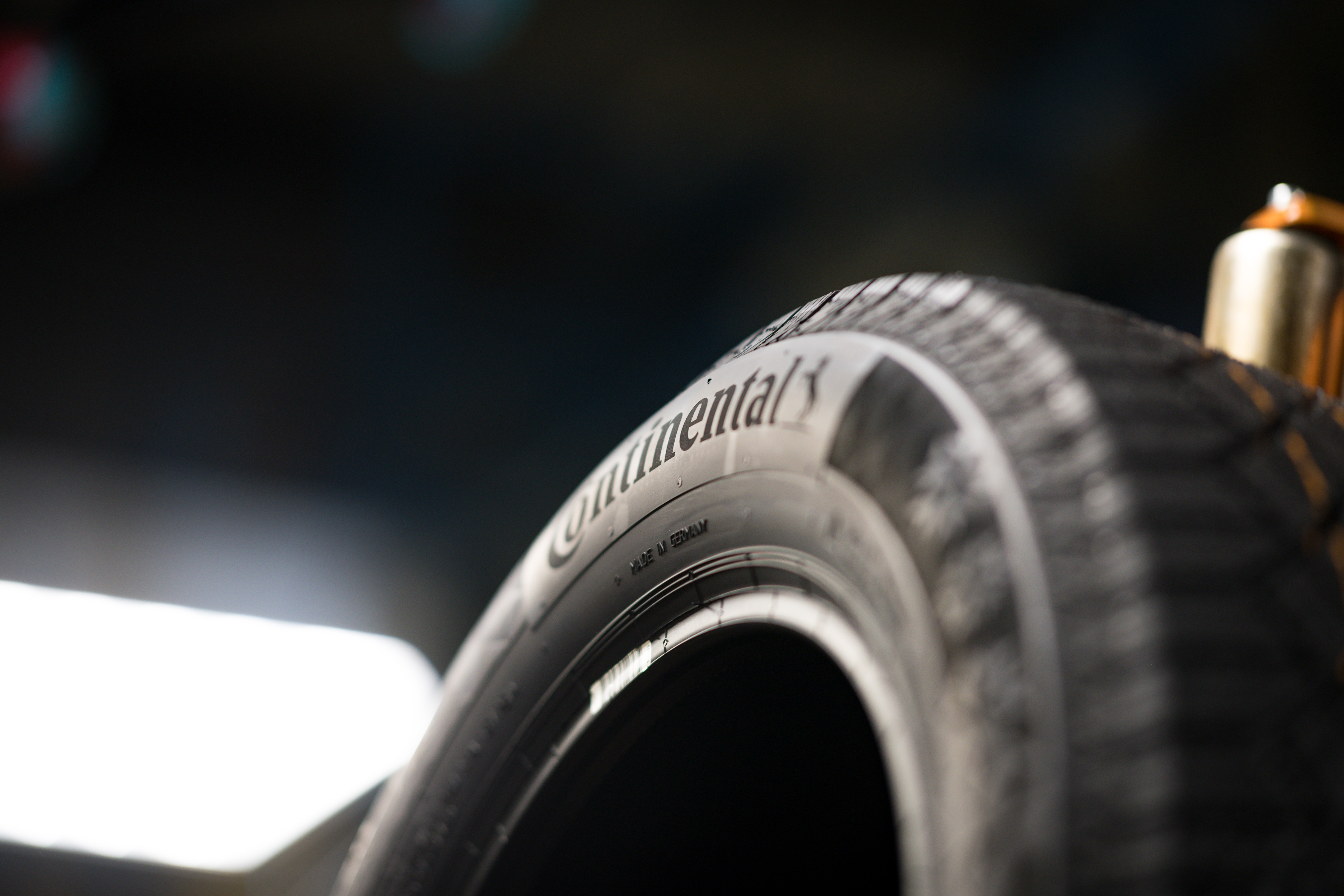Continental zavede od roku 2022 používání recyklovaných PET lahví ve výrobě pneumatik 